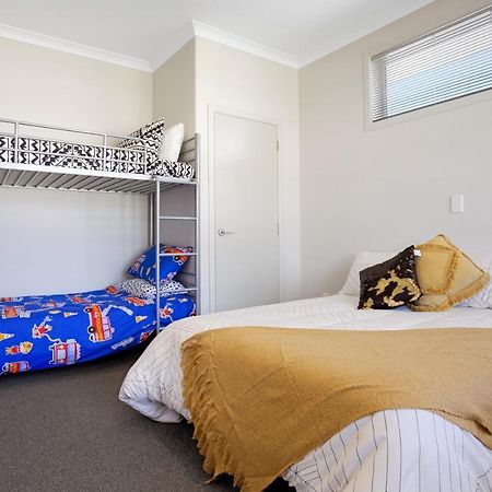 Sky Blue Retreat - Waihi Beach Holiday Home Eksteriør bilde