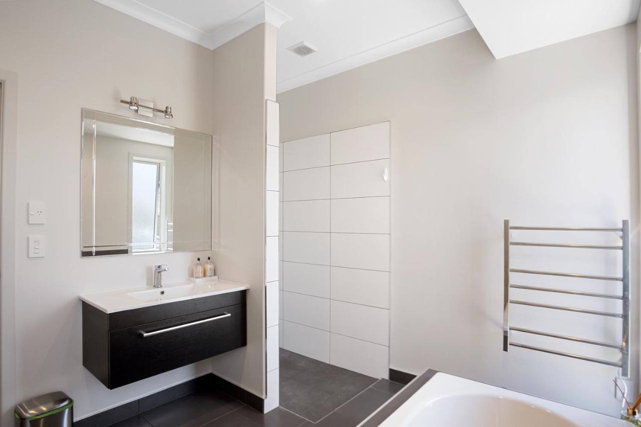 Sky Blue Retreat - Waihi Beach Holiday Home Eksteriør bilde